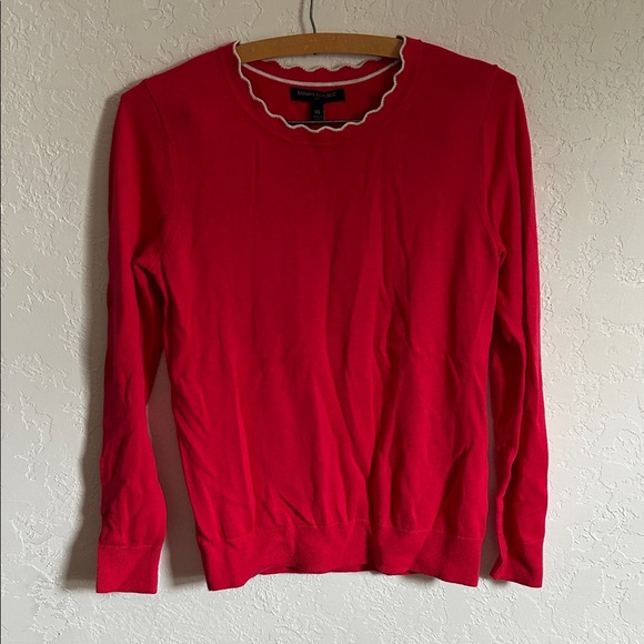 NWT Banana Republic Long Sleeve Sweater with Scalloped Neckline - Picture 1 of 4
